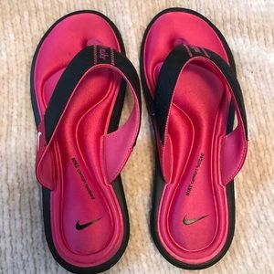 Nike flip flops, size 8